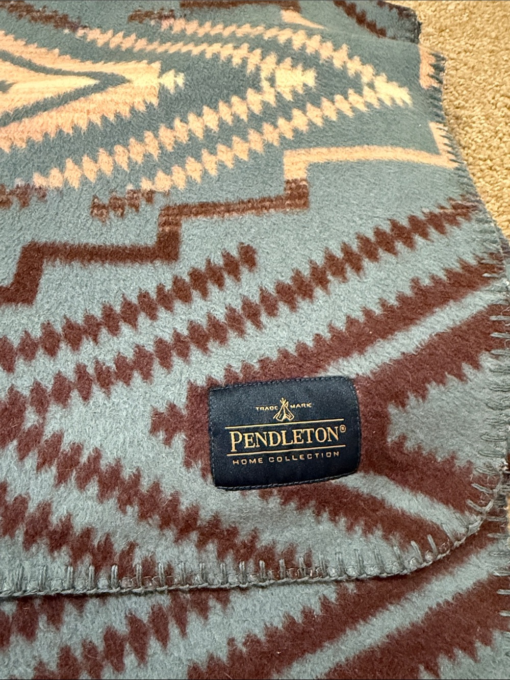 Pendleton Blue and Pink Southwestern Geometric Throw - Picture 2 of 2